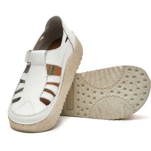 COMFORTFUSSE women’s Hilda Leather Ankle Straps Shoes Size 40 White Skin Leather